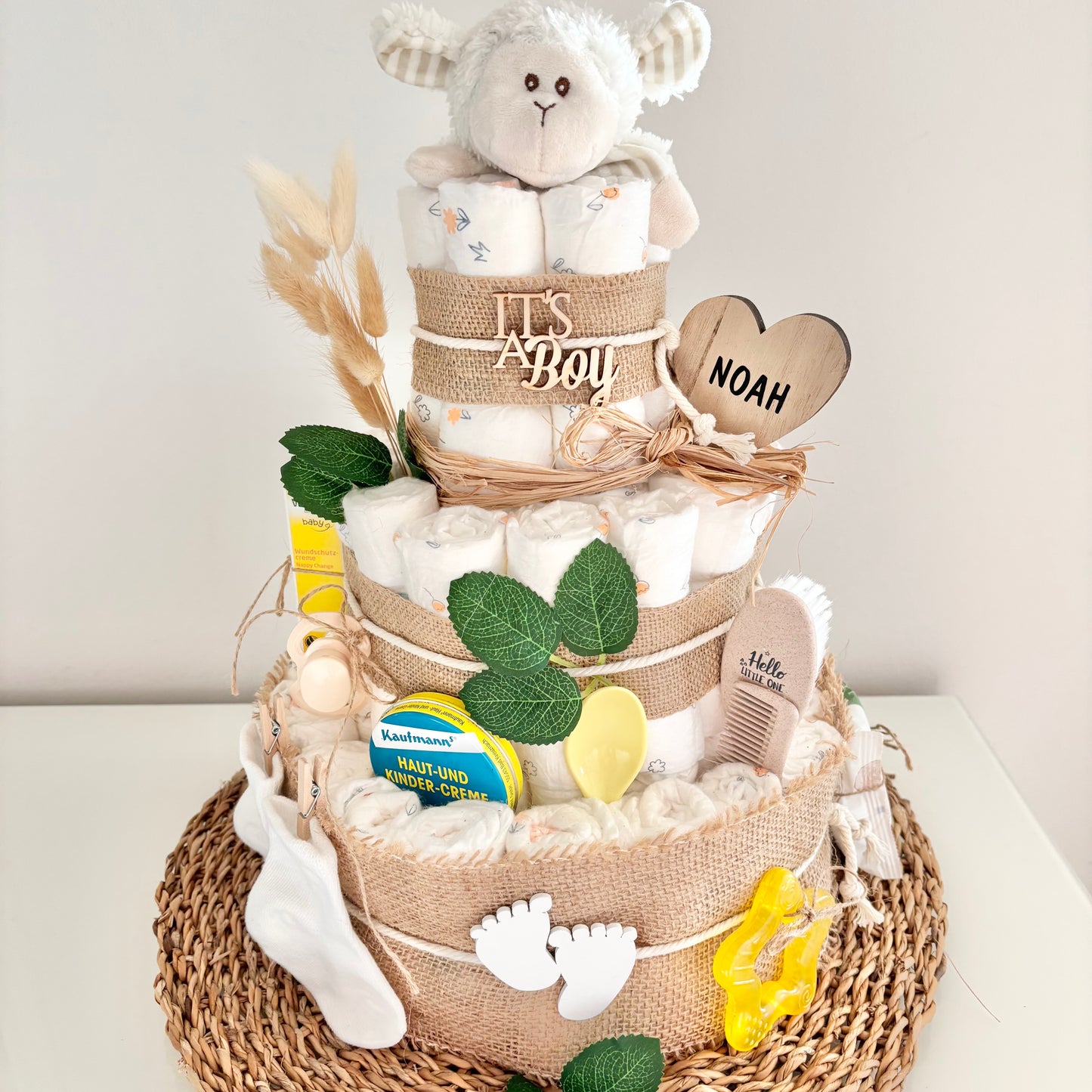 XXL Windeltorte Schaf, für Jungen und Mädchen, 62 Windeln, personalisierbar